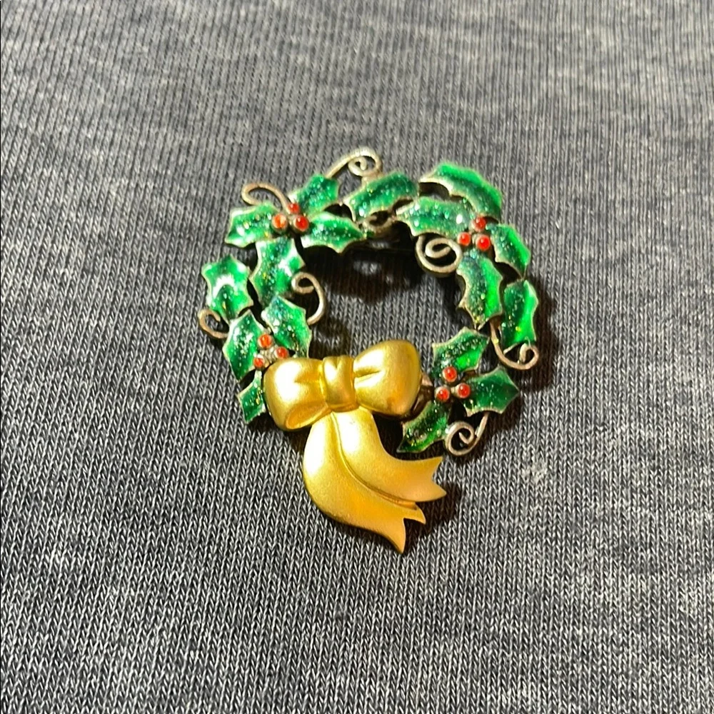 Vintage AJMC Christmas Wreath Holiday Brooch Pin